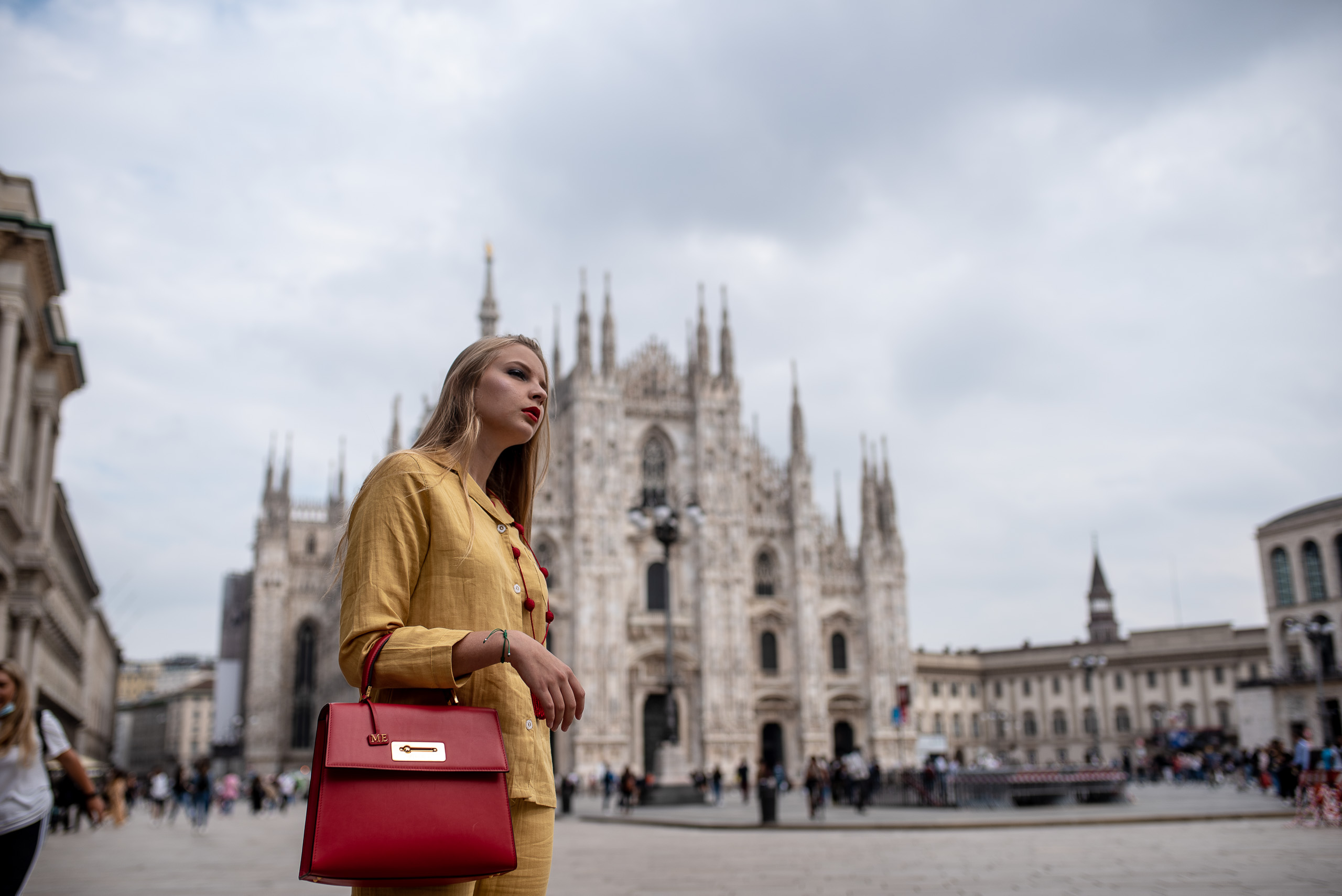 Marosetti Borse con la testimonial Elisa Caterina Egger alla Milano Fashion Week 2020 (1)